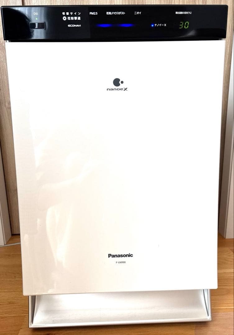 【値下中12/11まで】Panasonic加湿空気清浄機ホワイトF-VXR90 加湿空気清浄機 ホワイト F-VXT90-W [適用畳数：40畳 /最大適用畳数