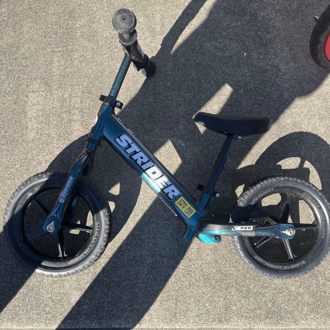 【値下げ】早い者勝ちSTRIDER 12 PRO バランスバイク 青　箱付き 値下げ】早い者勝ちSTRIDER 12 PRO バランスバイク 青 箱付き 値下げ